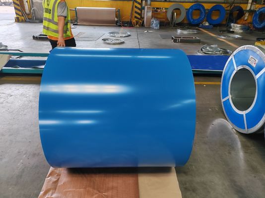 kaufen PVDF vorlackierte Farbstahlspule 700–1250 mm breit mit 180–320 MPa Streckgrenze für Bauplatten und Außenverkleidungen online manufacture