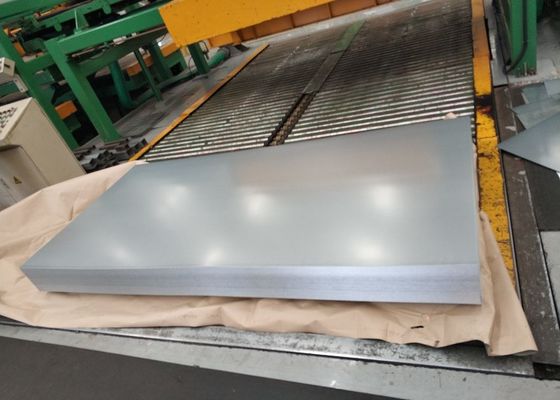 kaufen Q345-Grad Warmtauchverzinktes Stahlblech mit 40-275 g/m2 Zinkbeschichtung und regelmäßiger Spangelfläche online manufacture