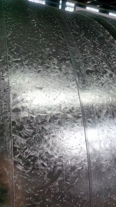 2.0mm helle, warmgewürzelte galvanisierte Stahlspule Z275 mit Schlitzkante für dauerhafte industrielle und Baugewerbe