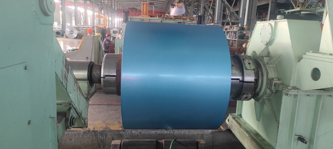 1250 mm vorgefärbte Farbstahlspule mit PE / SMP / HDP / PVDF-Beschichtung und 10 ‰ 25 μm Topfarbe für Dach- und Panelanwendungen