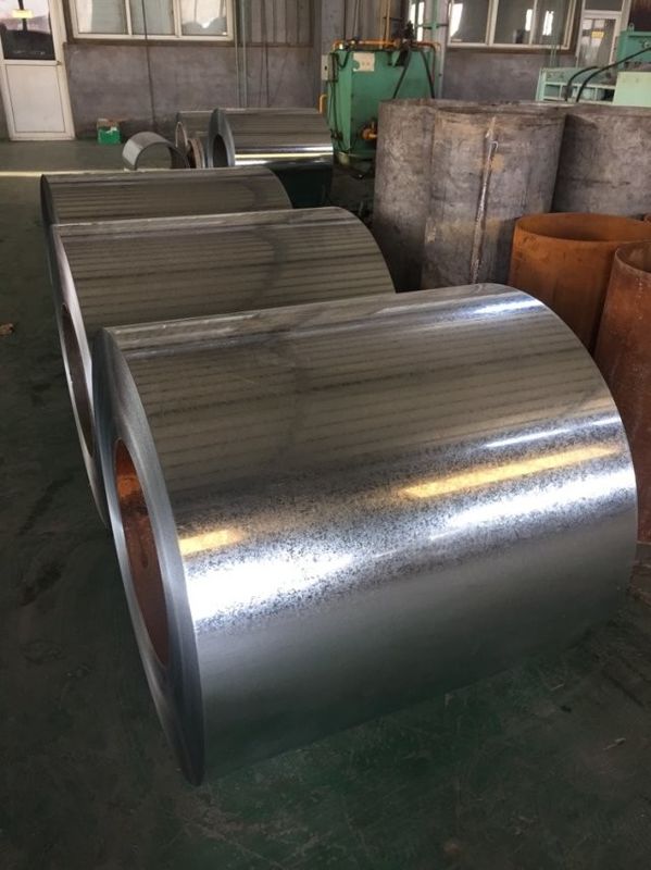 Regelmäßige Spangle Galvalume-Stahlspule AZ50-AZ180 mit einer Breite von 914-1250 mm für die Herstellung von Dachblechen und Bauplatten