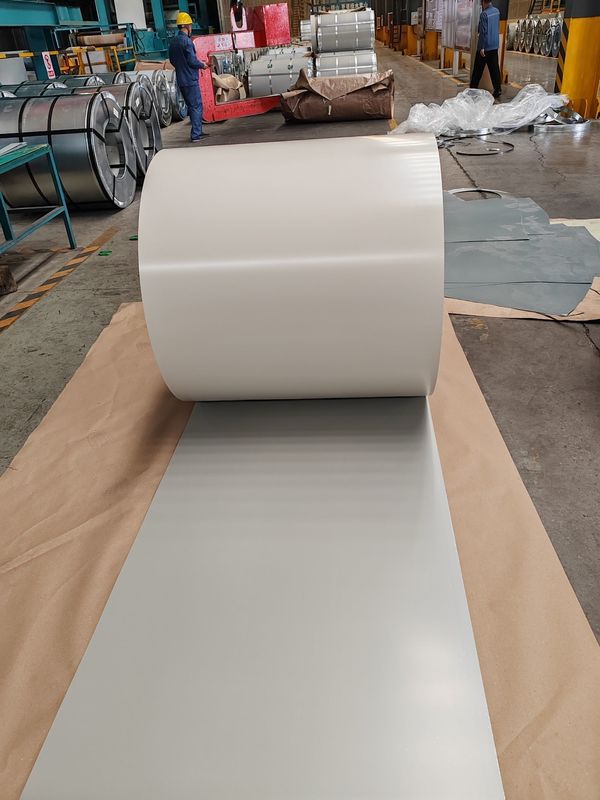 1,2 mm vorlackierte Farbstahlspule mit 180–320 MPa Streckgrenze und 10–25 µm Decklack für Zaunfelder