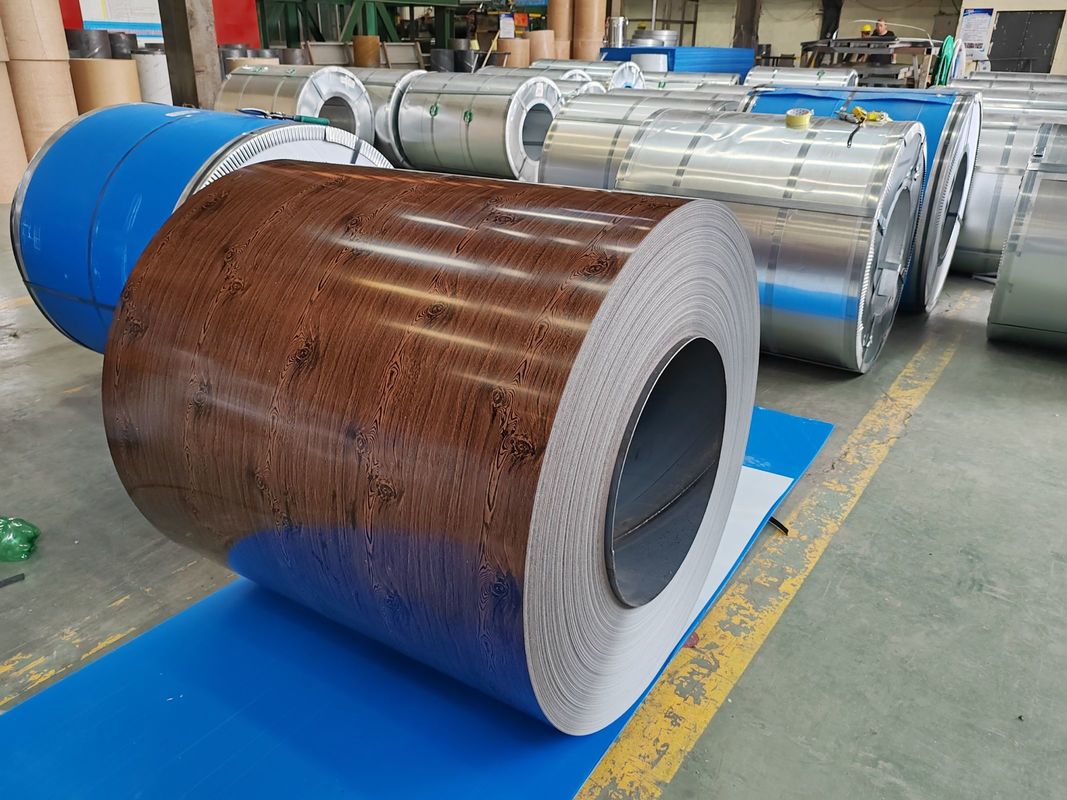 1250mm vorlackierte Farbstahlspule mit 180–320 MPa Streckgrenze und PE/SMP/HDP/PVDF-Beschichtung für Außenpaneele