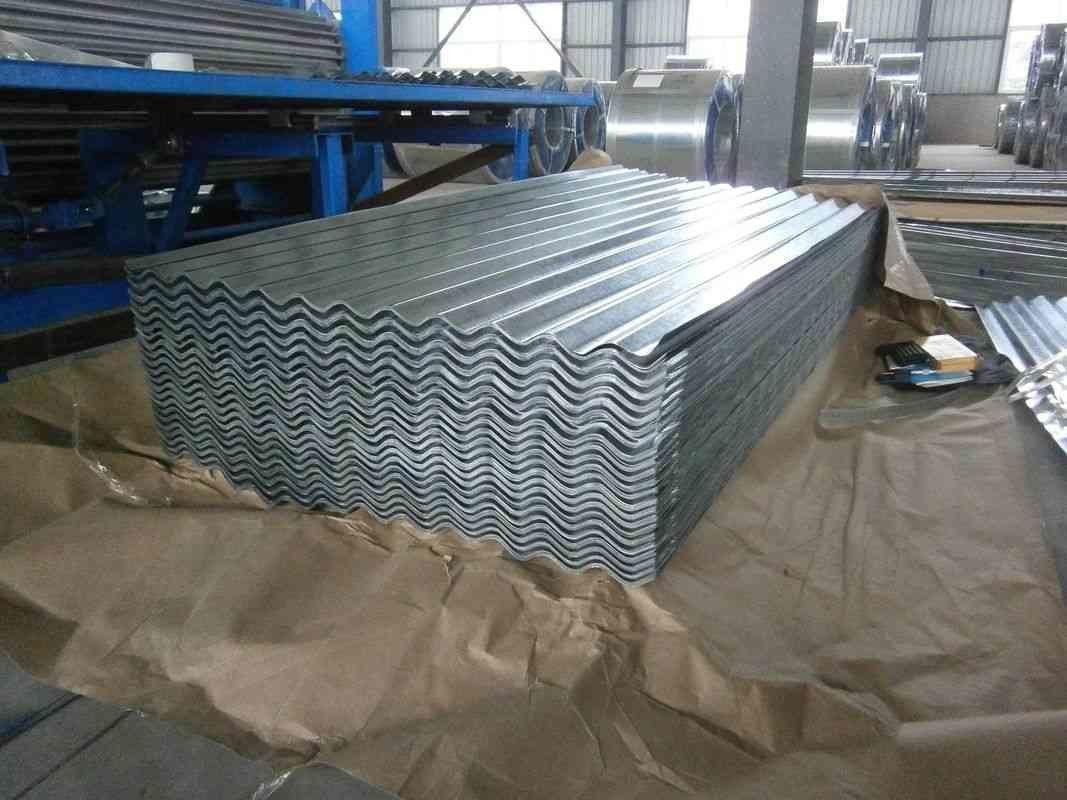 G550 Wellblech aus verzinktem Stahl mit 40–275 g/m² Zinkbeschichtung und 1050 mm Nutzbreite für Dach- und Wandsysteme
