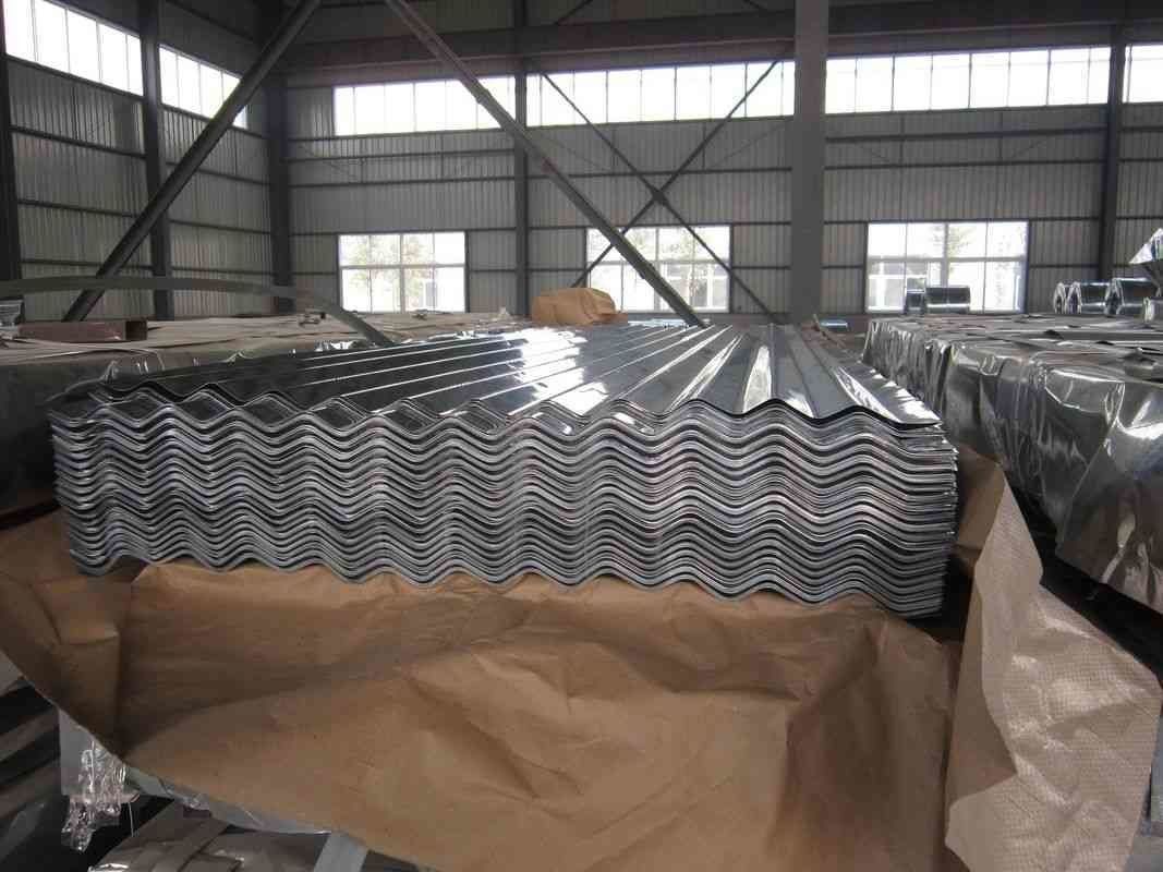 G550 Wellblech aus verzinktem Stahl mit 40–275 g/m² Zinkbeschichtung und 1050 mm Nutzbreite für Dach- und Wandsysteme