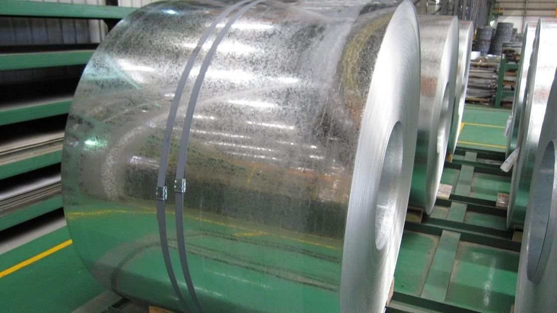 Regelmäßige oder große Spangelfläche, warmgetränkt, galvanisierter Stahlstreifen mit passivierter und geölter Oberfläche
