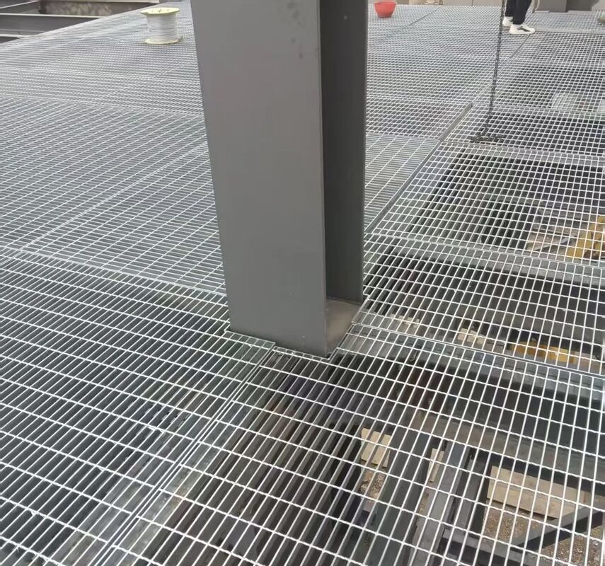 30 × 3 mm Warmdippverzinkte Stahlgitter für Rohrleitungsboden und Industrieplattform