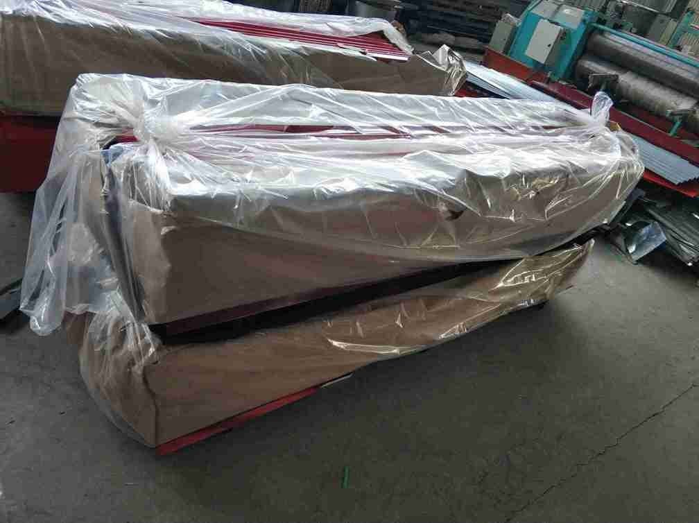 Farbbeschichtete Wellmetallwandplatten für Dach- und Wandverkleidungen