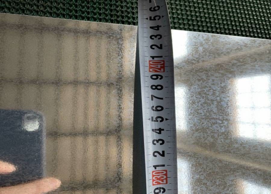Z90Z275 G90 Heißtauchverzinktes Stahlblech 0,14-3,00 mm für Behälterplattenanwendungen