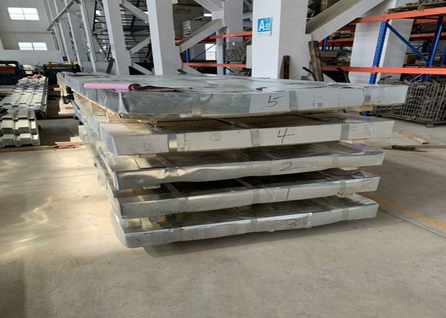 0,3–3,0 mm großflockiges feuerverzinktes Stahlblech 35–1250 mm Breite für Außenwandverkleidungen