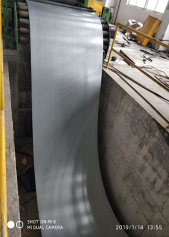 Normal Spangle Öl JIS G3302 Heißgetränkte galvanisierte Stahlspule mit einer Breite von 351250 mm für Möbelplatten und Blechverarbeitung