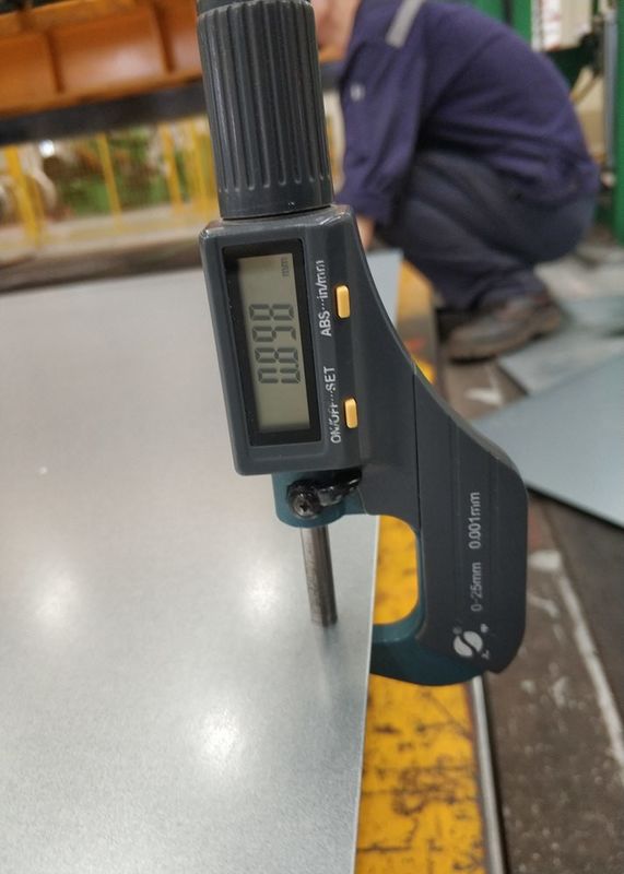 0,15mm dünnes feuerverzinktes Stahlblech SGCC DX51D 1000–1500mm Breite für Haushaltsgeräte und Blechverarbeitung