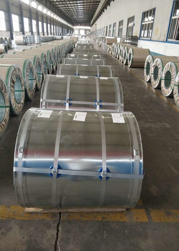 JIS G3312 PPGI Vormalte Farbstahlspule mit einer Breite von 1000 mm und einer Oberbeschichtung von 10 ‰ 20 μm für Dach- und Bauplatten