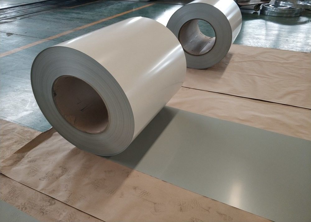 750–1250 mm vorlackierte Farbstahlblechrollen mit Z60–Z275 Verzinkung für Dach- und Bauanwendungen